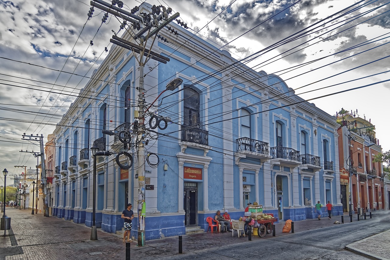 Koloniale gebouwen in Santa Marta zie je overal