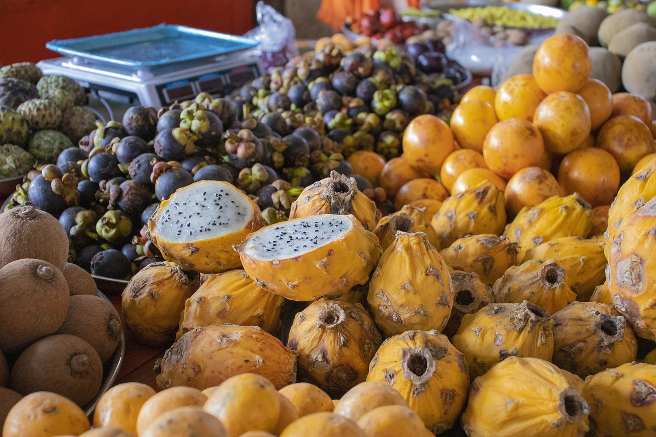Vers fruit op de markt in Cali
