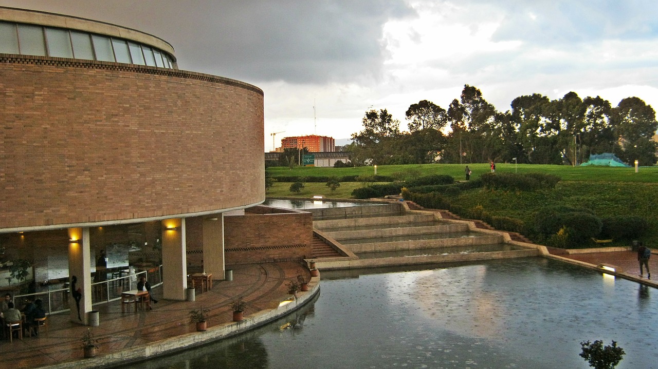 Virgilio Barco bibliotheek
